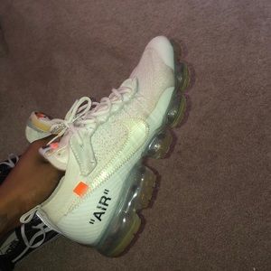 OFF-WHITE Vapormax